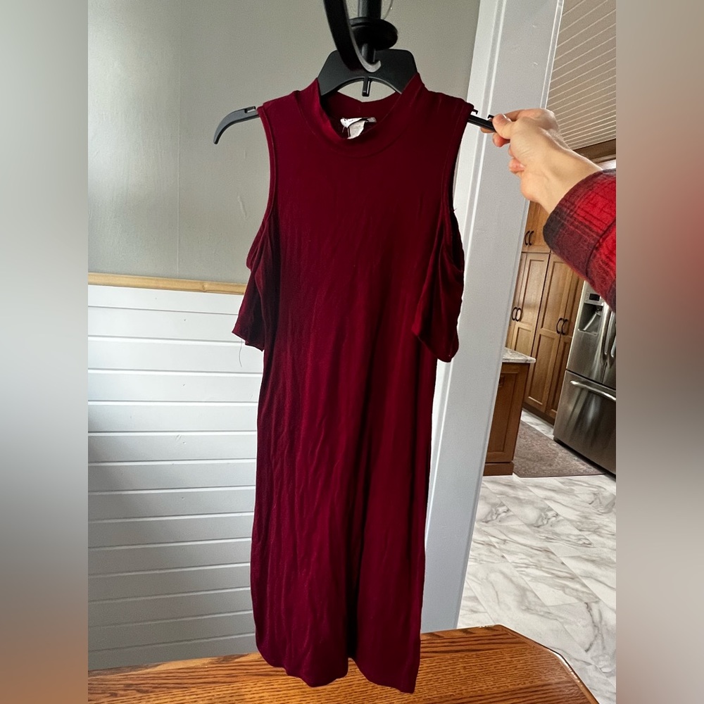 Cold shoulder maroon dress